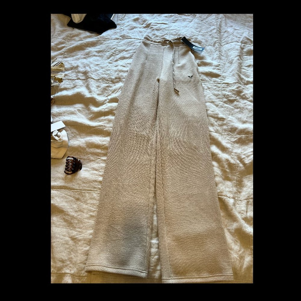 wide leg sweat pants (NEW) from squat wolf (Dubai)